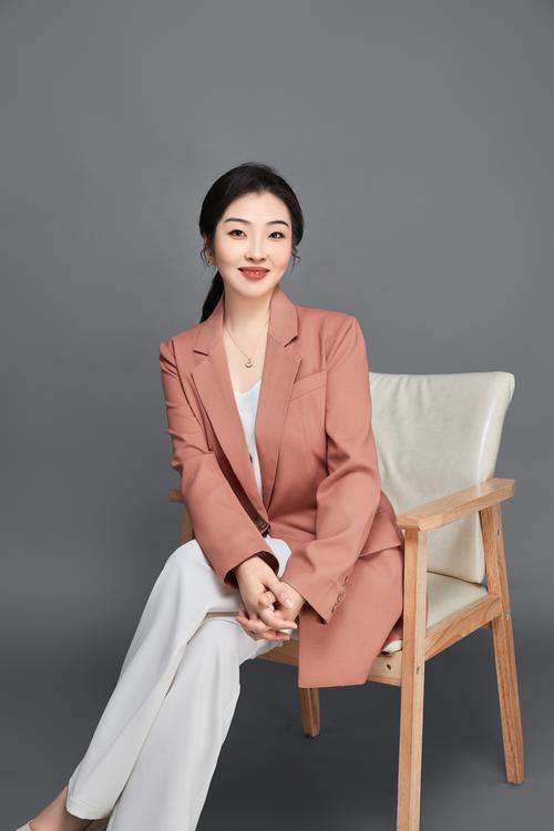 中邮基金经理陈晶晶