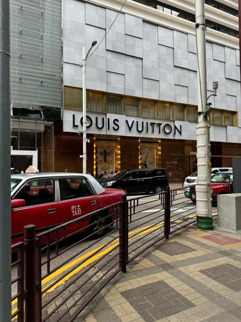 香港潮宏基金店地址